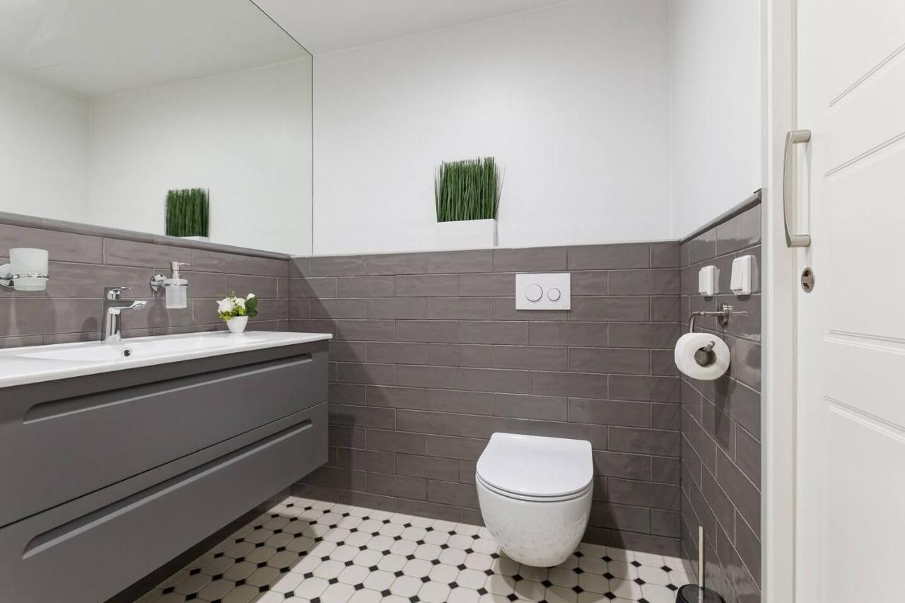 Central Apartments, Quiet With Free Parking And Ac. Талин Екстериор снимка