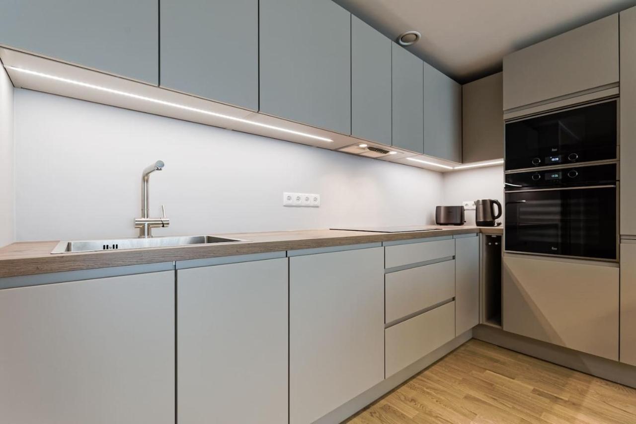 Central Apartments, Quiet With Free Parking And Ac. Талин Екстериор снимка
