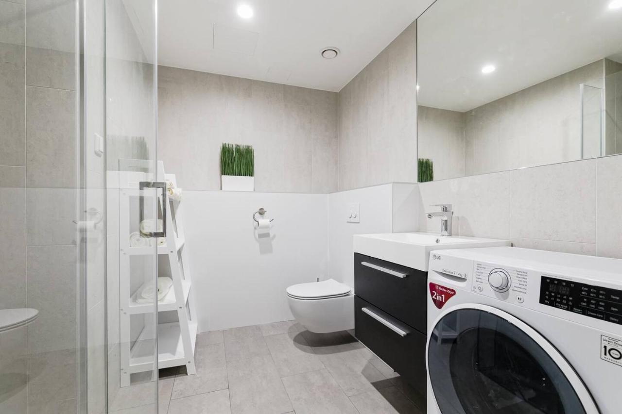 Central Apartments, Quiet With Free Parking And Ac. Талин Екстериор снимка